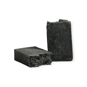 Jabón artesano con carbón activo, ideal para limpiar y purificar pieles grasas o con tendencia acneica