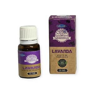 Botecito de aceite aromático de lavanda sobre fondo blanco, aroma floral relajante