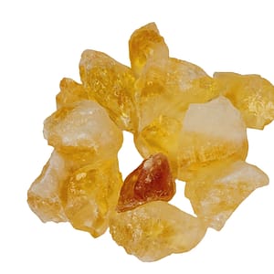Citrino en bruto natural. Piedra de abundancia, autoestima y energía vital. Ideal para atraer luz, motivación y fuerza interior.