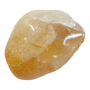 Piedra de citrino pulido sobre fondo blanco, con tono dorado brillante ideal para atraer abundancia y activar la energía positiva